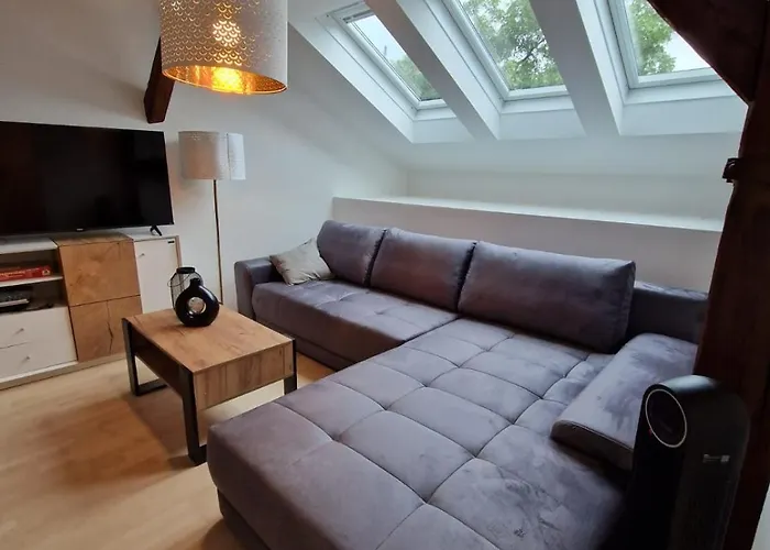 Center * Γκρατς