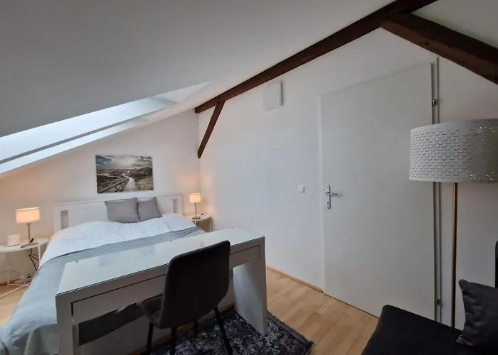 Center * Γκρατς