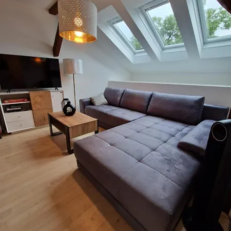 Center Apartment *