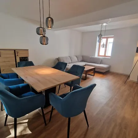 Center Apartment *