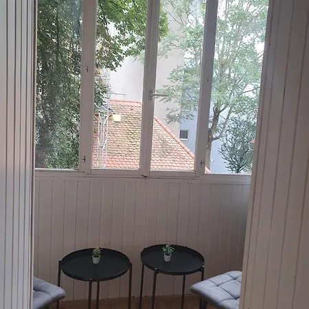 Center Apartment *